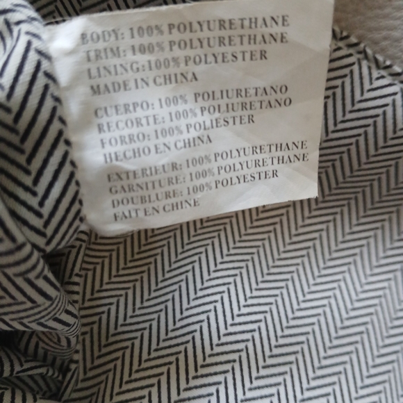 Steve Madden Tote w/ tassel Keychain - Picture 5 of 10